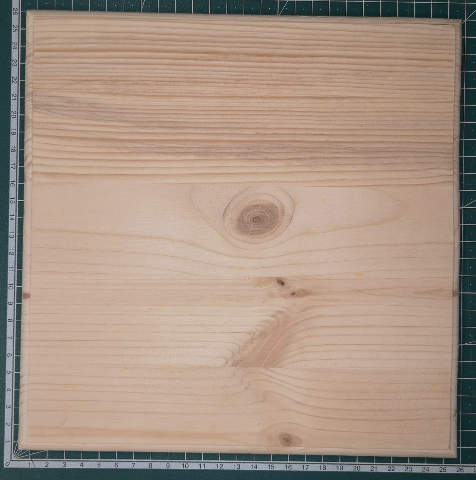 Dřevěná podložka pod model - Čtverec 20 x 20 cm